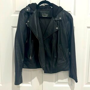 Levi’s women’s vegan leather moto jacket with hood XL
